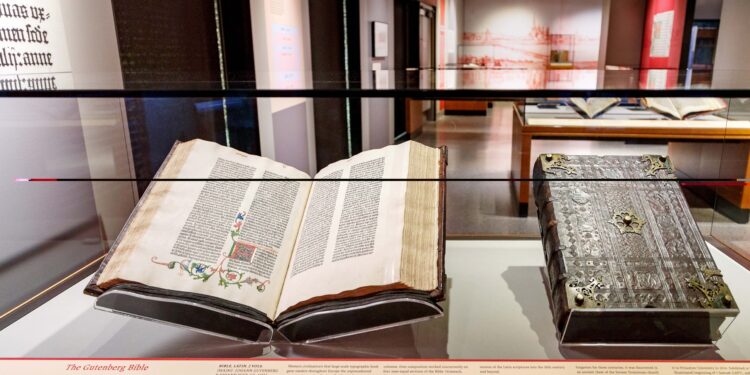 Shtatë gjërat që mund të mos i dinit për Biblën e Johannes Gutenberg, e cila u shtyp në vitin 1450